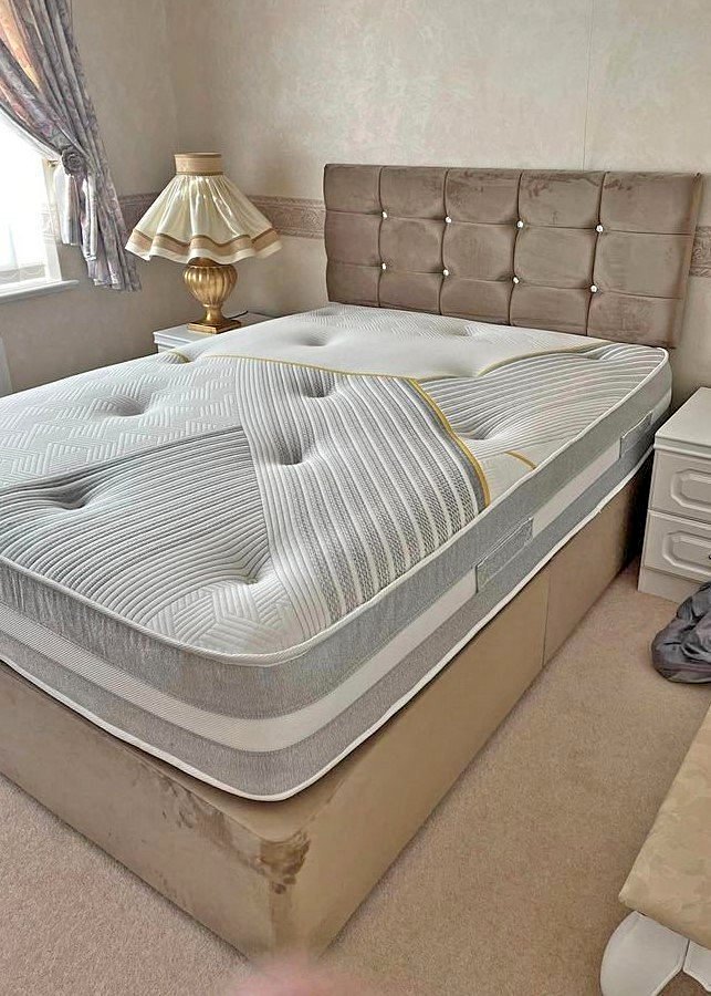 Diamonds Button Divan Bed - View 2